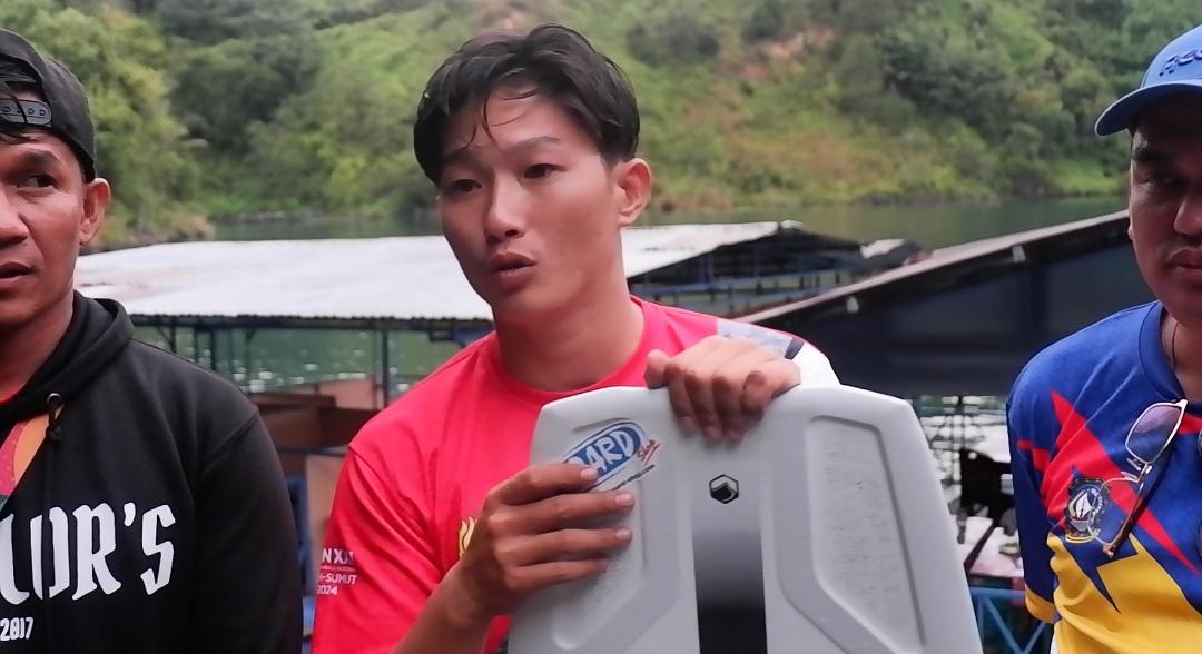 Jason-setelah-menyelesaikan-pertandingan-nomor-Wakeboard.jpg