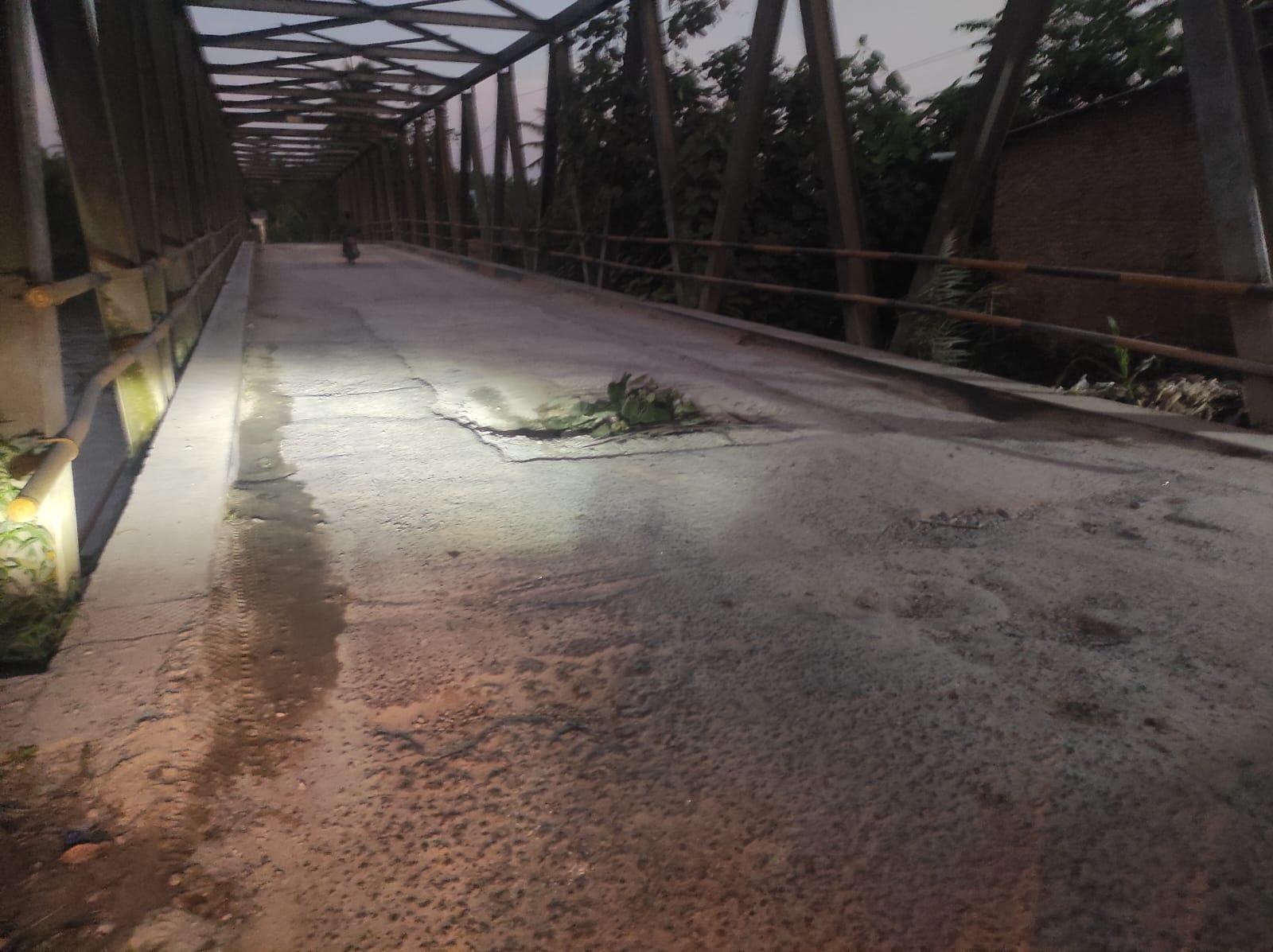 Jembatan-Titi-Besi-Rusak-Lagi-Padahal-Baru-Diperbaiki.jpg
