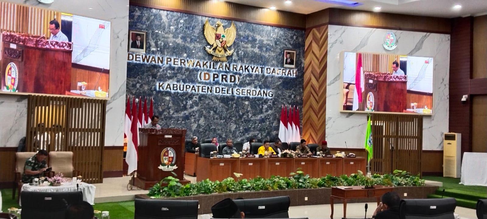 Juru-bicara-Pansus-Peningkatan-PAD-Deli-Serdang-bacakan-laporan-akhir-temuannya-Rabu-1892024.jpg