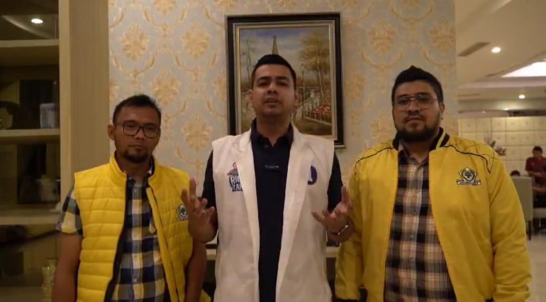 Juru-bicara-pemenangan-Rico-Zaki-Muhammad-Zaid-Fahry-saat-memberikan-keterangan.jpg