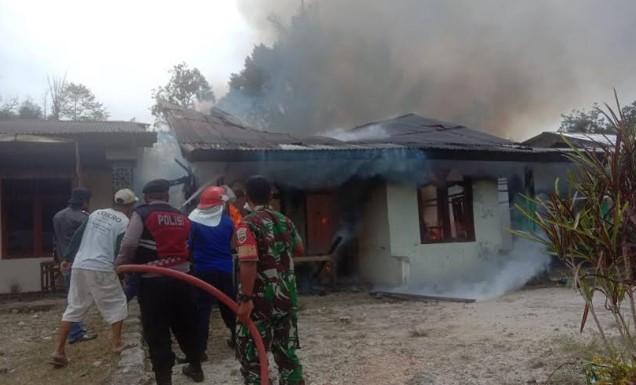 KEBAKARAN-DI-DAIRI_Kebakaran-di-Siempat-Nempu-Hulu_.jpg