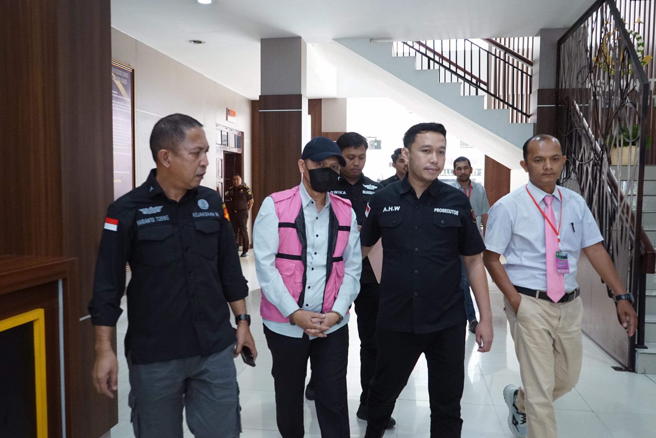 KORUPSI-Kejaksaan-Tinggi-Sumatera-Utara-menahan.jpg