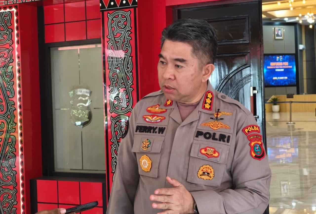 Kabid-Humas-Polda-Sumut-Kombes-Pol-Ferry-Walintukan-s-huj.jpg
