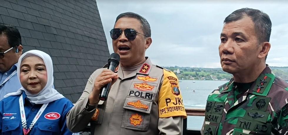 Kapoldasu-Irjen-Pol-Agung-Setya-Imam-saat-berada-di-areal-venue-Balige-Sabtu-25112023.jpg