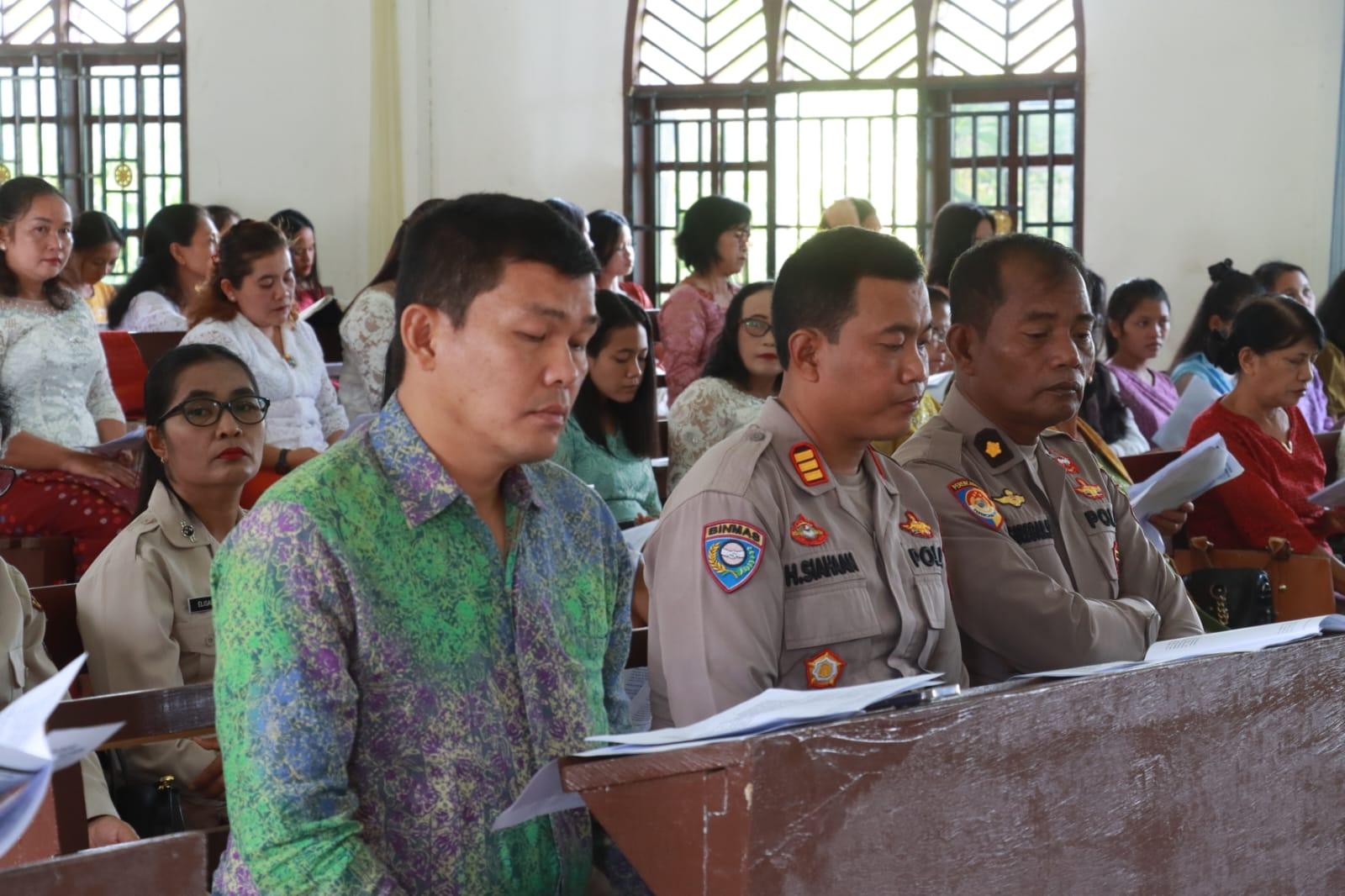 Kapolres-Simalungun-AKBP-Ronald-FC-Sipayung-keebaktian-minggu-n321.jpg