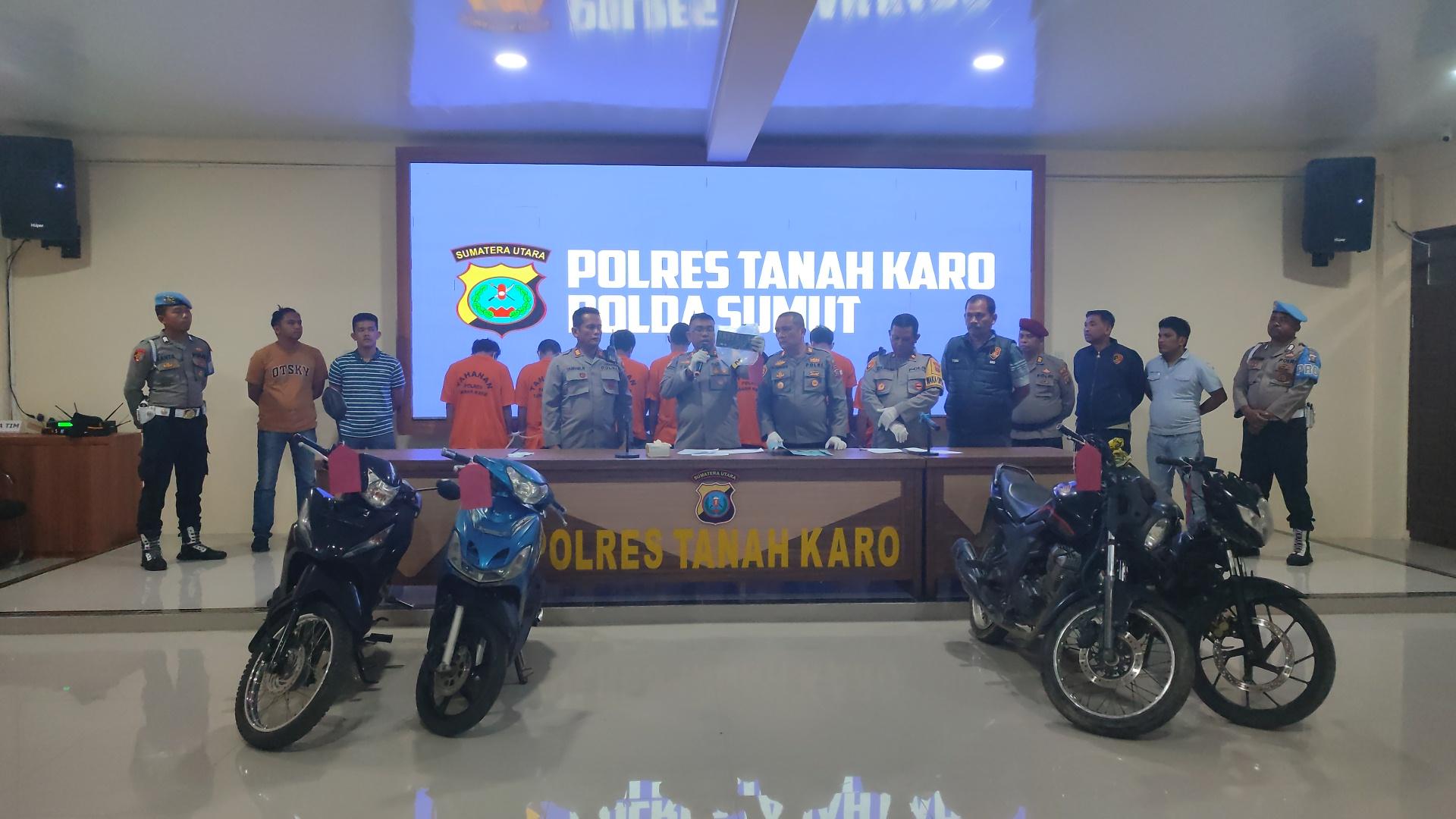 Kapolres-Tanah-Karo-menjelaskan-perihal-pengungkapan-sindikat.jpg