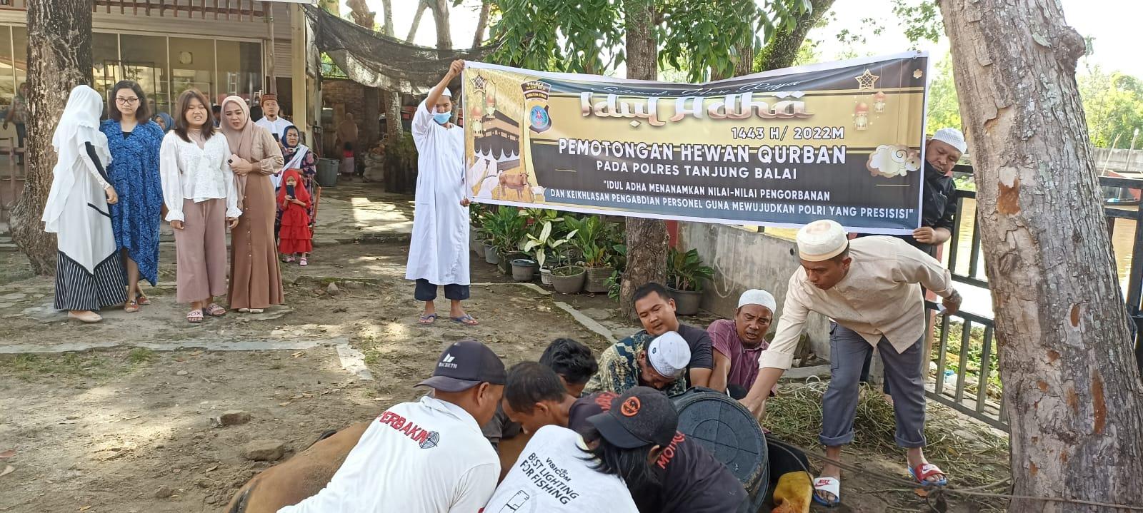 Kapolres-Tanjungbalai-AKBP-Triyadi-idul-adha-1443-h.jpg