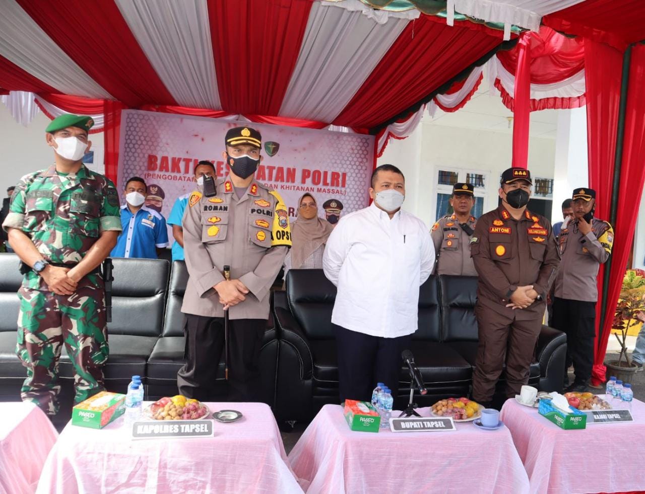 Kapolres-Tapsel-AKBP-Roman-S-Elhaj-menyukseskan-pelaksan.jpg