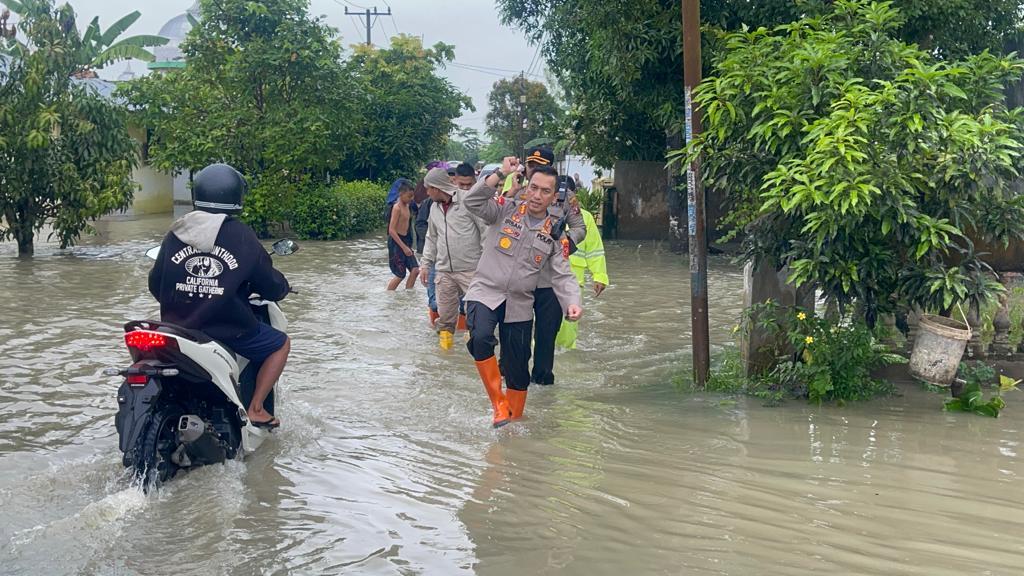 Kapolresta-Deliserdang-Kombes-Pol-Irsan-Sinuhaji-banjir.jpg