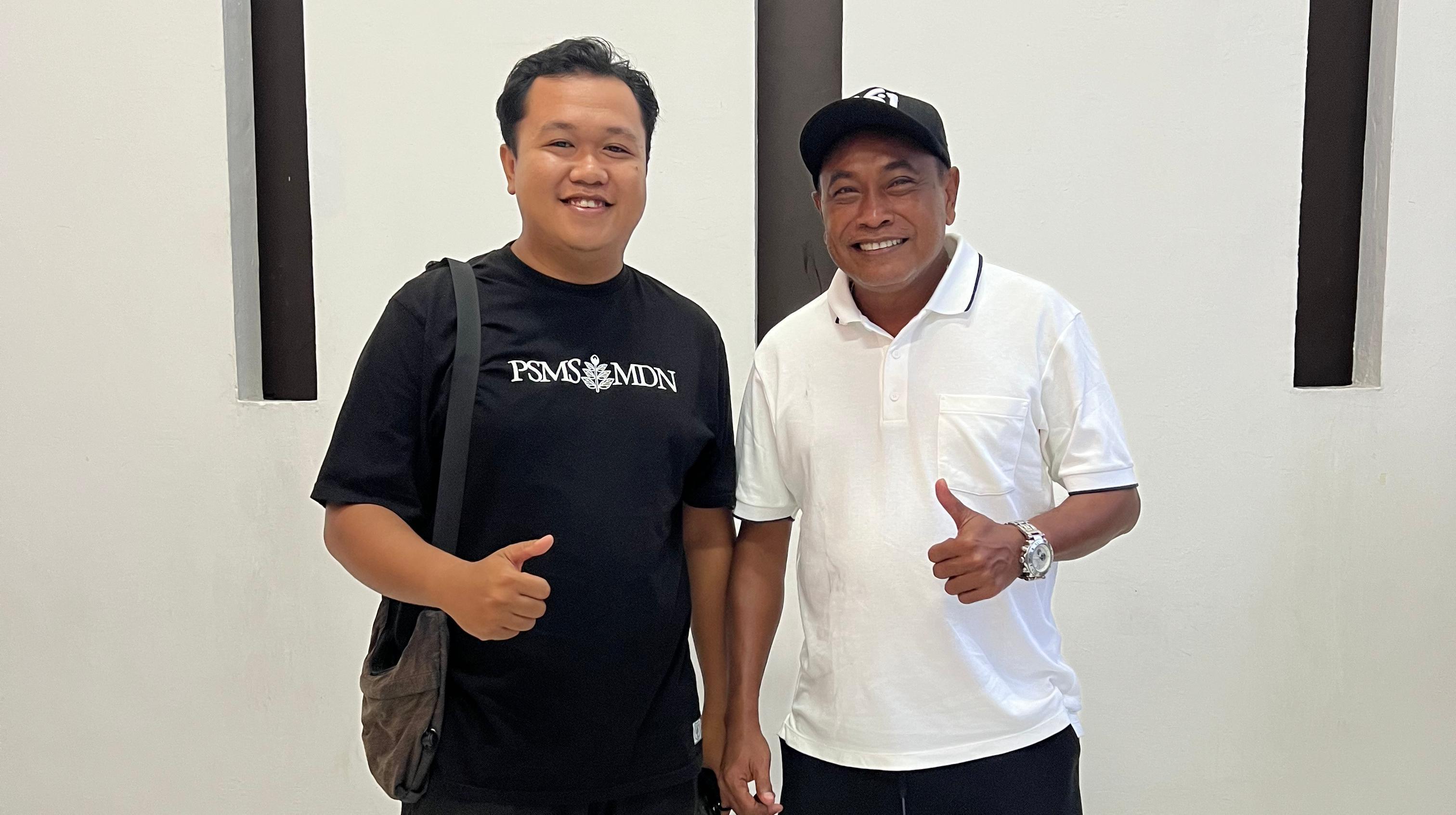 Kas-Hartadi-bersama-penggemarnya-foto-bersama-saat-kali.jpg
