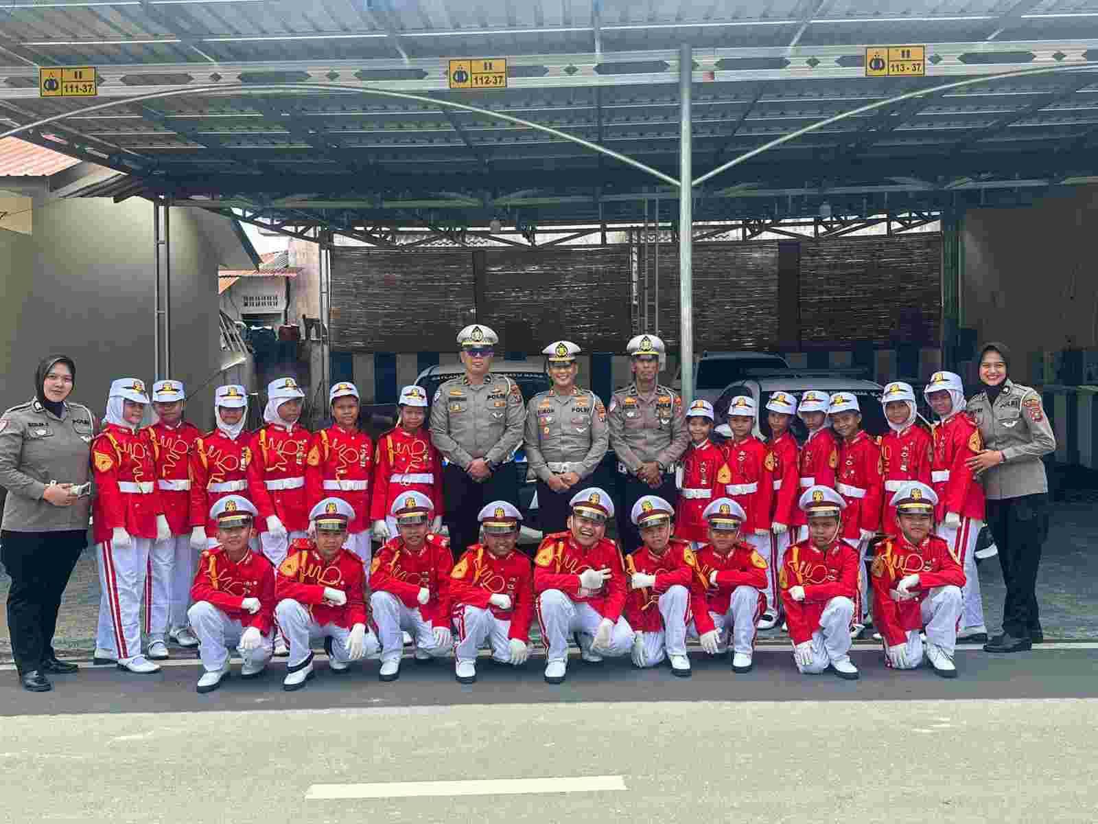 Polantas Menyapa, Kasat Lantas AKP Simon E Simatupang Sapa Pocil Polres Batubara