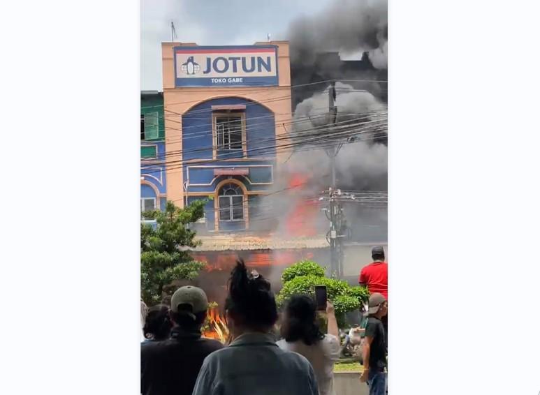 Kebakaran-Hebat-menghanguskan-satu-unit-bangunan-rumah-toko-ruko-di-kawasan-Pasar-Marelan.jpg