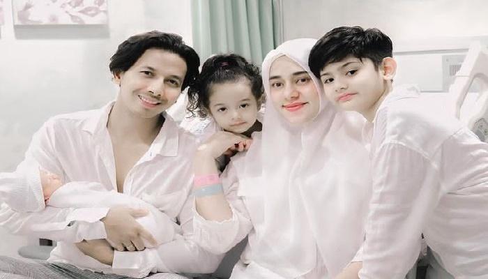Keluarga-Fairuz-A-Rafiq-dan-Sonny-Septian.jpg