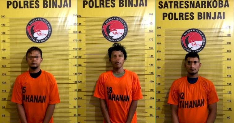 Ketiga-pelaku-diringkus-polisi-saat-sedang-duduk-santai-sambil-isap-sabu.jpg