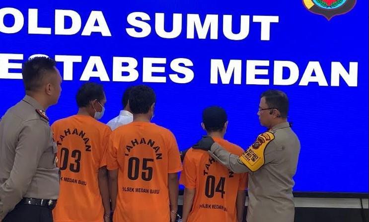 Satu Pengedar dan Dua Pemakai Diamankan saat Asyik Mengisap Sabusabu di Rumah