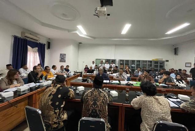 Ketua-DPRD-Deli-Serdang-Zakky-Shahri-memimpin-RDP.jpg