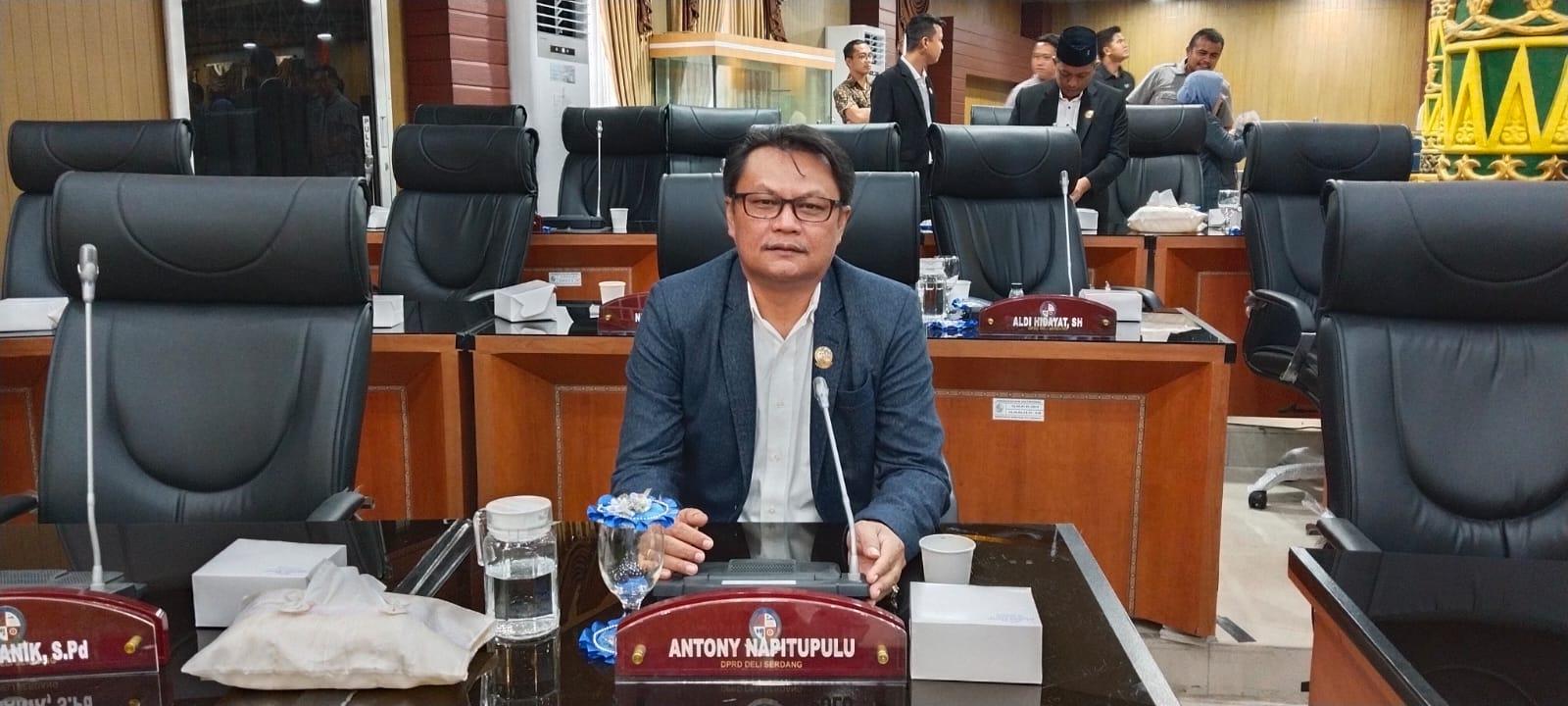 Ketua-Fraksi-PDIP-DPRD-Deli-Serdang-Antony-Napitupulu.jpg