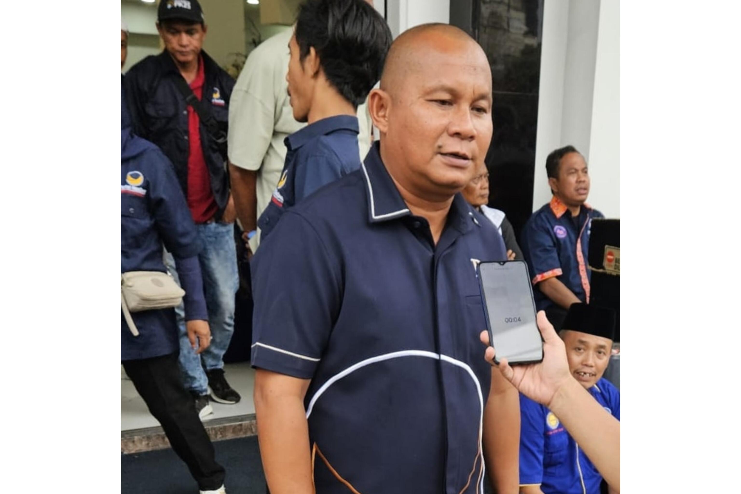 Ketua-Fraksi-Partai-NasDem-DPRD-Sumatera-Utara-Rahmansyah-Sibarani-saat.jpg