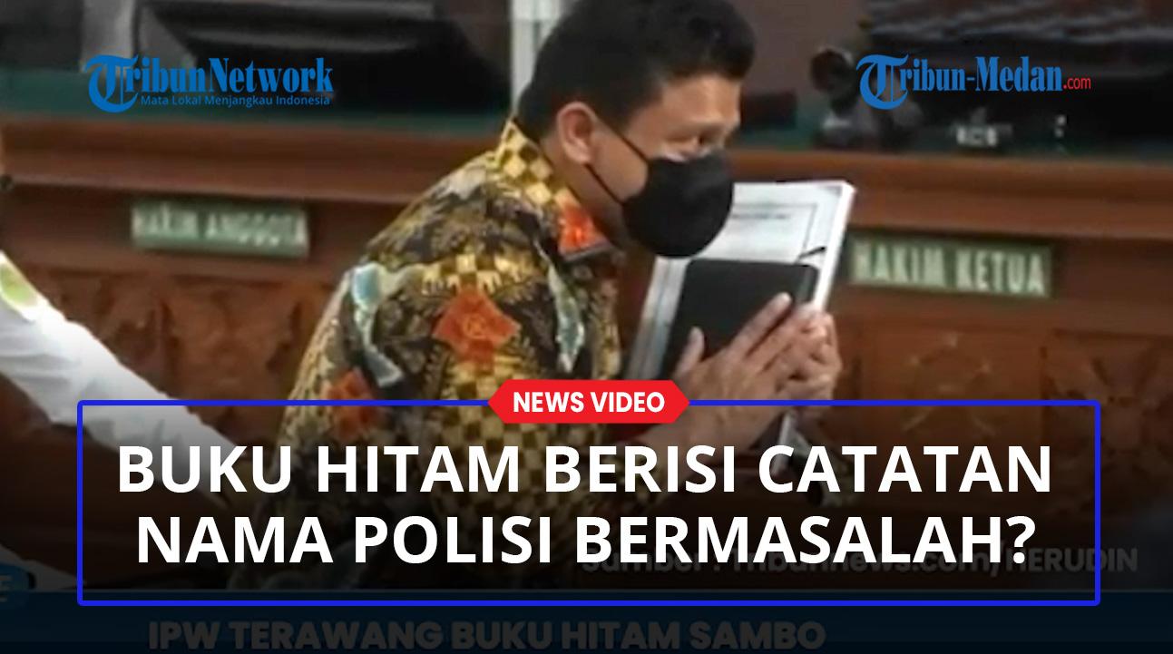 Ketua-IPW-mencurigai-buku-hitam-yang-kerap-dibawa-Ferdy-Sambo.jpg