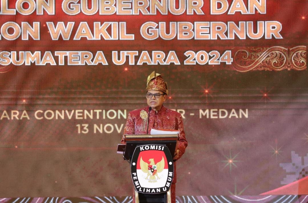 Ketua-KPU-Sumut-Agus-Arifin-saat-membuka-debat-calon.jpg