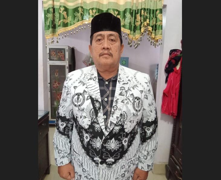 Ketua-PGRI-Deli-Serdang-Muriadi-PGRI-menyampaikan-keprihatinan.jpg