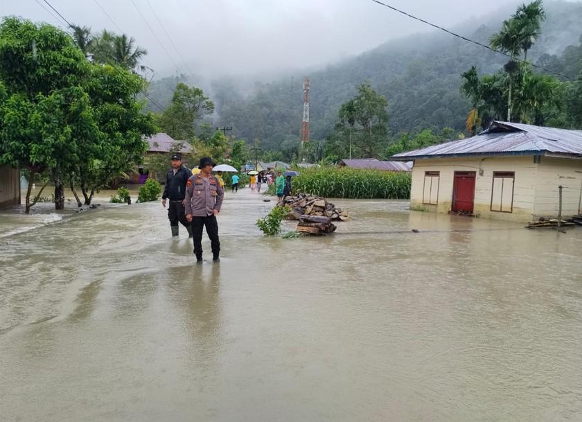 Kondisi Terkini Banjir di Tapanuli Utara, 9 Korban Meninggal Ditemukan dan 27 Orang Hilang