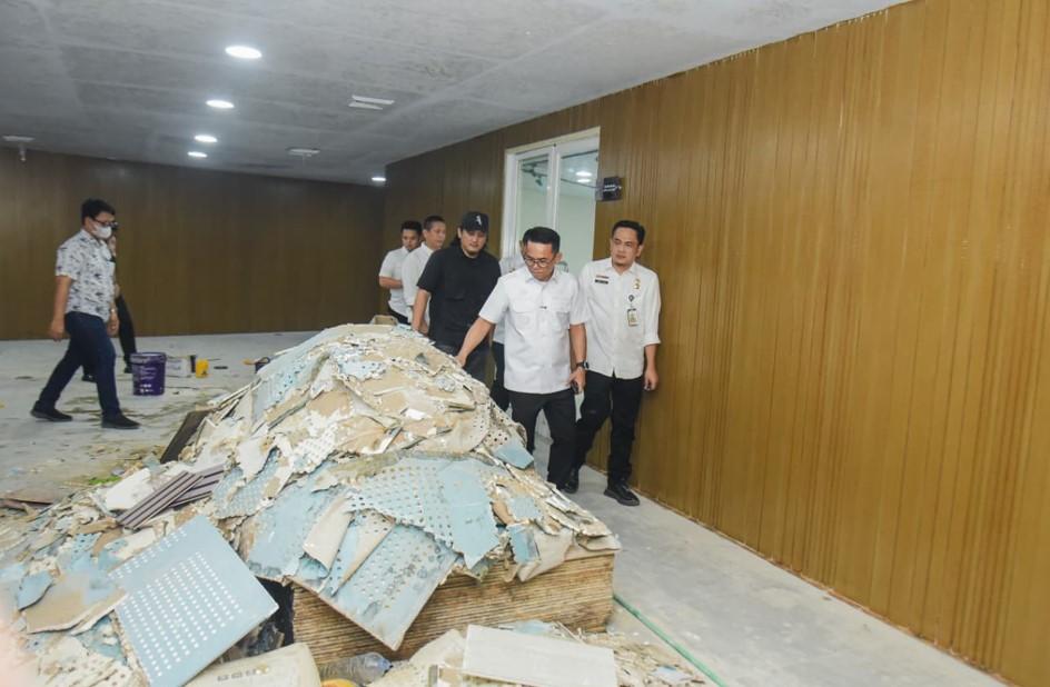 Kondisi-Revitalisasi-Lapangan-Merdeka-masih-semrawut-Wakil-Wali-Kota-Medan_1.jpg