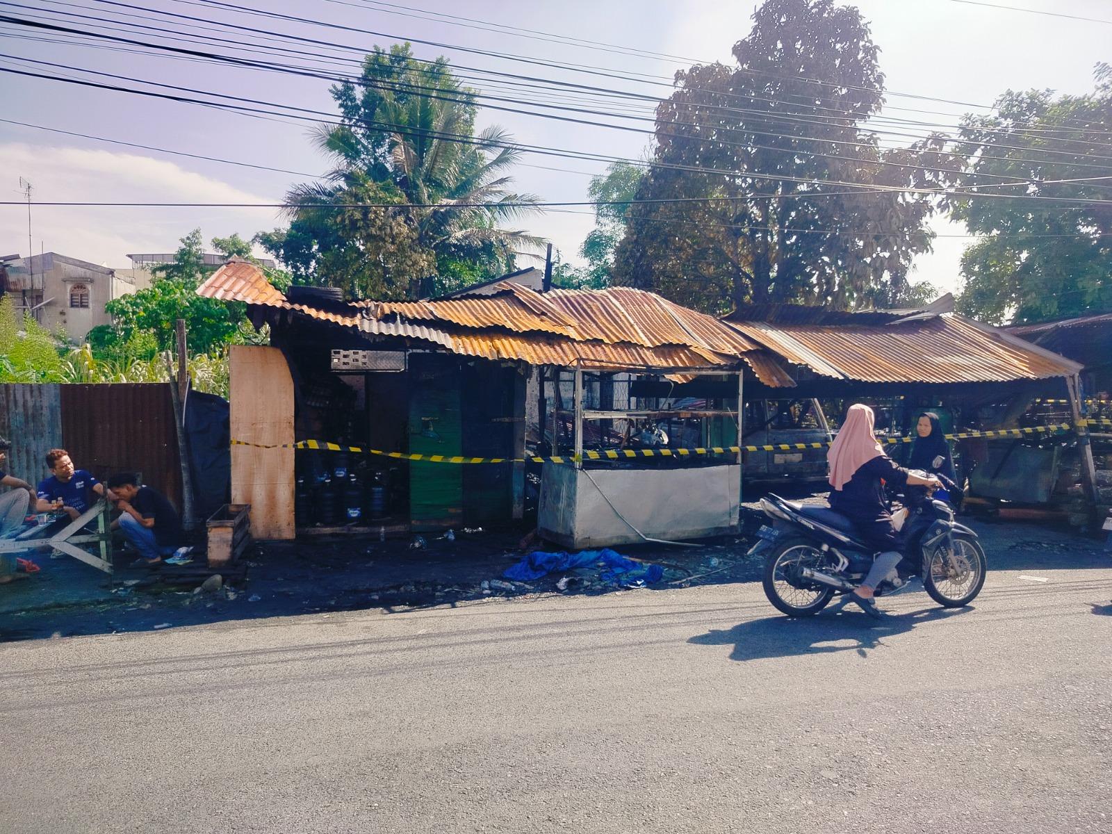 Pilu Arman Melihat Rumah Puluhan Tahun Ditempati Ludes Terbakar, Warung dan Usaha Jualan Juga Hangus - Tribun-medan.com
