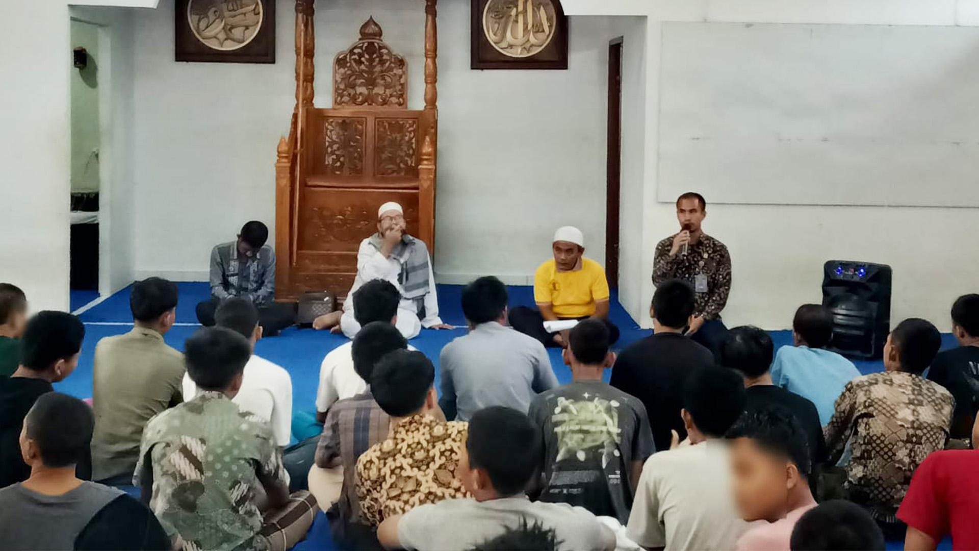 Lewat-Tausiah-Agama-LPKA-Medan-Siapkan-Anak-Binaan-Jadi-Generasi-Muslim-Tangguh.jpg