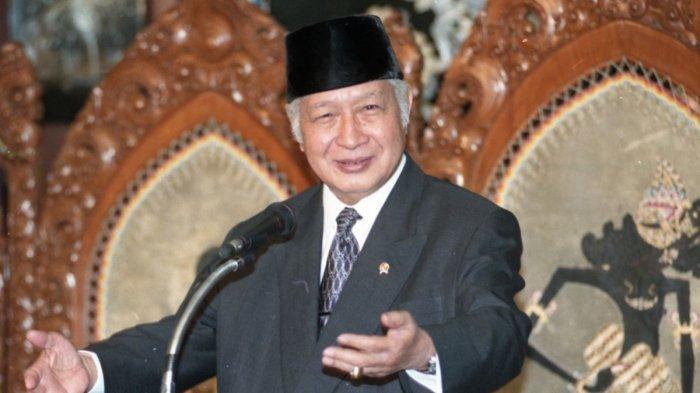 MANTAN-PRESIDEN-SOEHARTO-Mantan-Presiden-atau-Presiden-RI-kedua-Soeharto.jpg