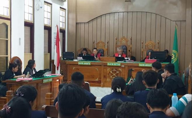 Majelis-hakim-yang-diketuai-Eryanto-Siagian_PN-Medan_.jpg
