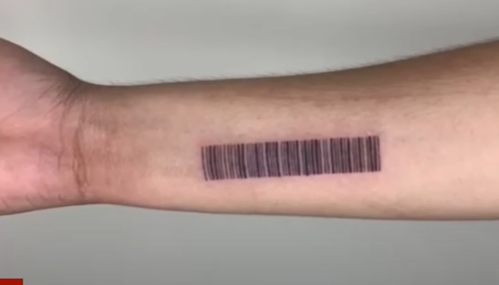 Malas-Buka-Hp-Untuk-Pindai-PembayaranPria-Ini-Nekat-Buat-Tato-Barcode-di-Tangan-Bayar-Jadi-Praktis.jpg