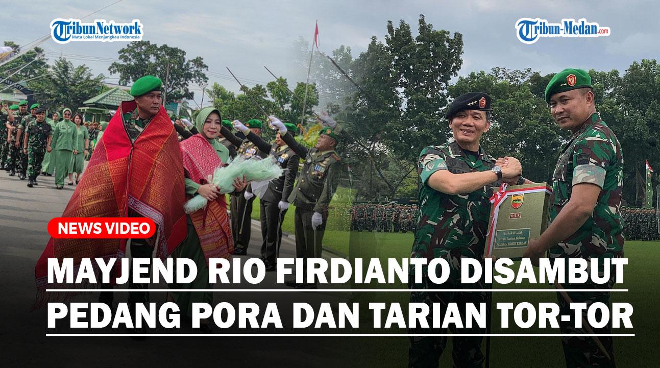 Mayjend-Rio-Firdianto-Disambut-Pedang-Pora-dan-Tarian-Tor-torddd.jpg