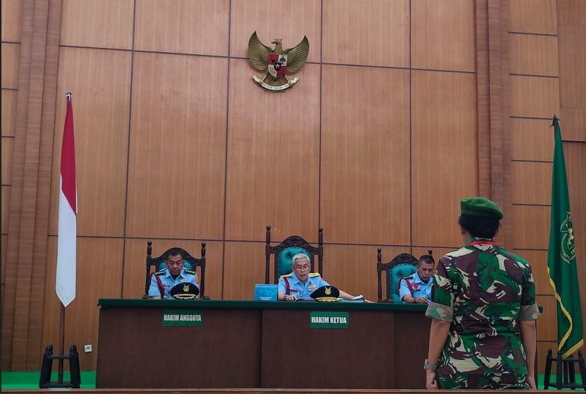 Mayor-Sari-Ulita-Surbakti-saat-mengikuti-sidang-penipuan-penerimaan.jpg