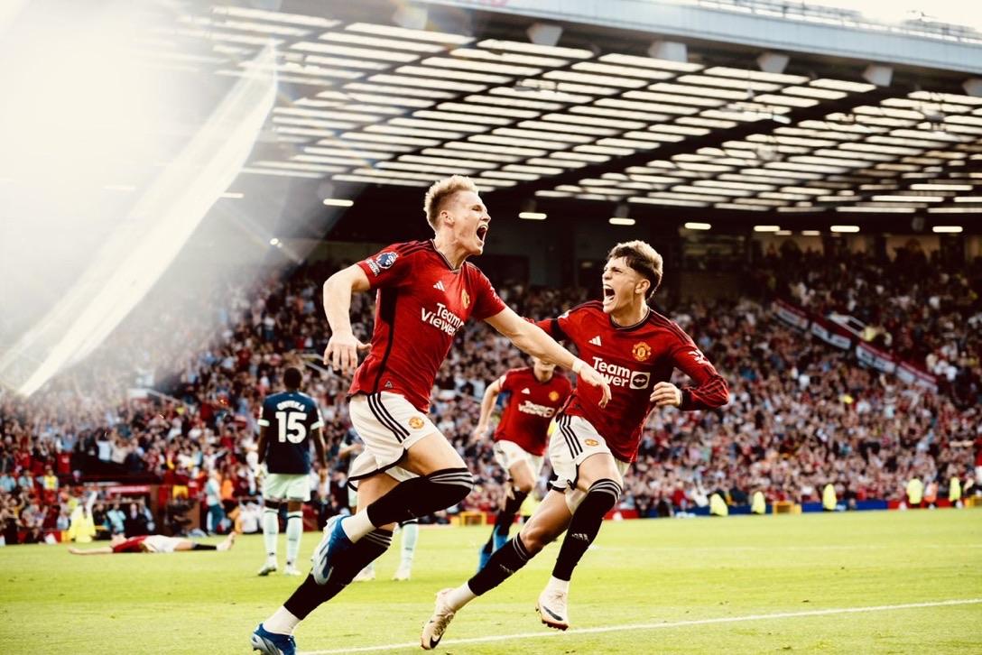 McTominay-cetak-2-gol-4-menit-man-united.jpg