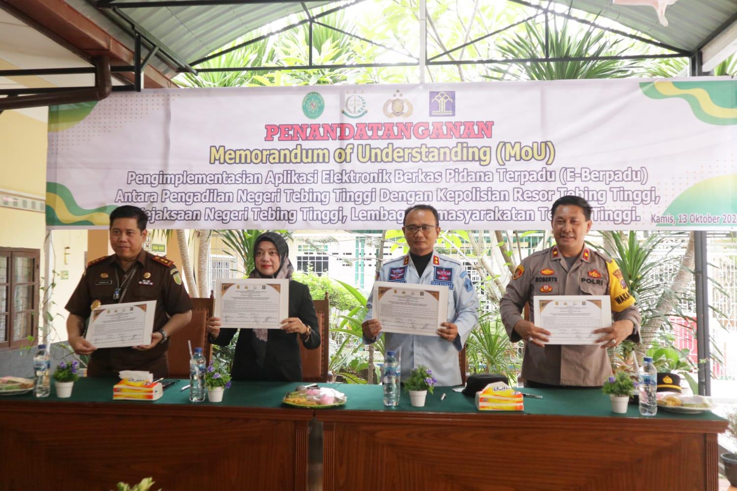 Memorandum-of-Understanding-MoU-penerapan-aplikasi-E-Berpadu.jpg
