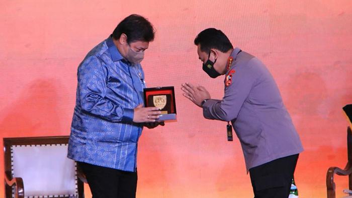 Menko-Airlangga-ucapkan-terima-kasih-pada-Polri.jpg