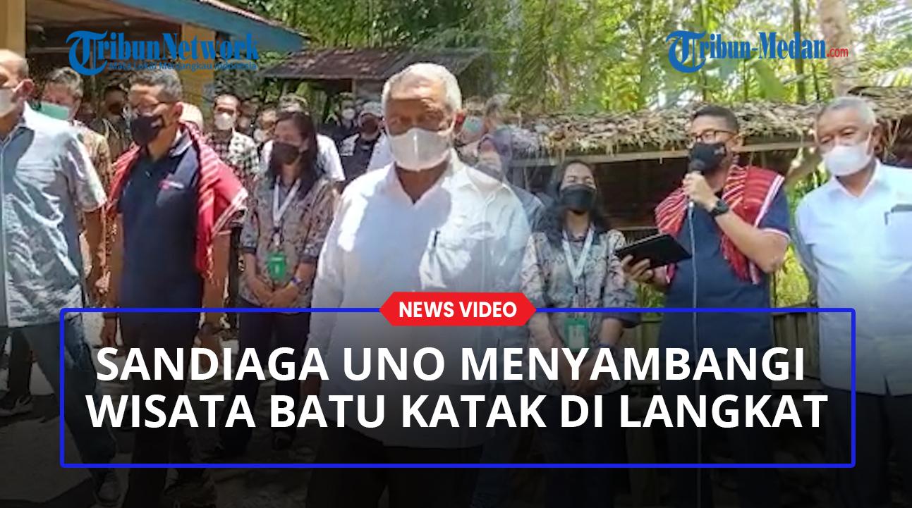 Menteri-Kemenparekraf-Sandiaga-Uno-Menyambangi-Wisata-Batu-Katakaa.jpg