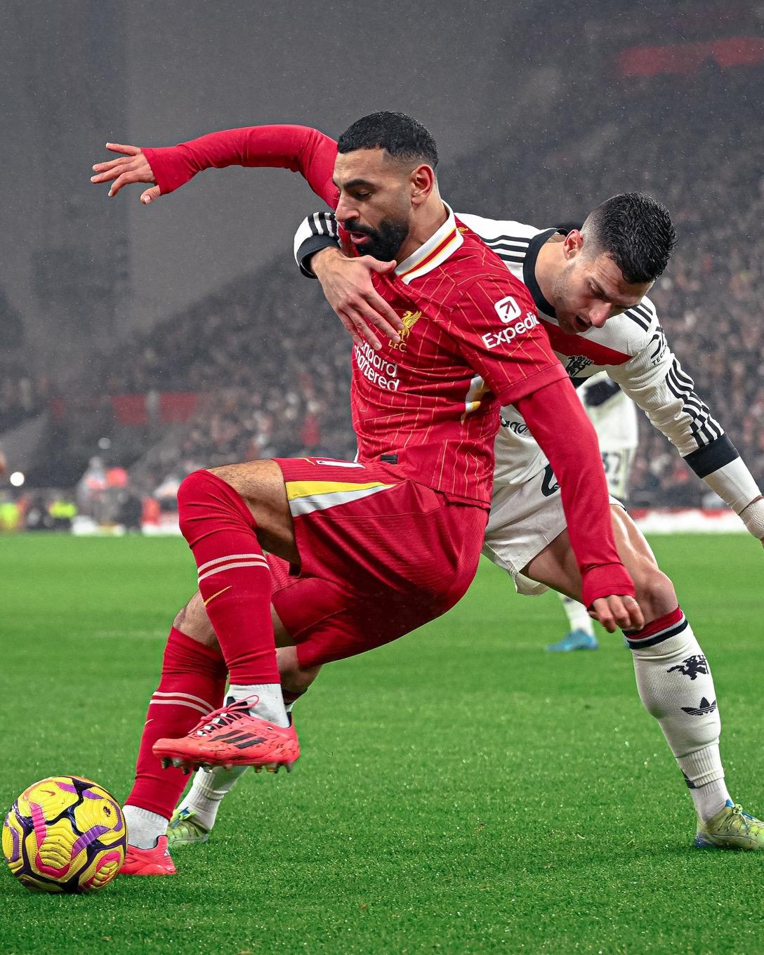 Mo-salah-Dalot-liverpool-vs-man-united-2.jpg