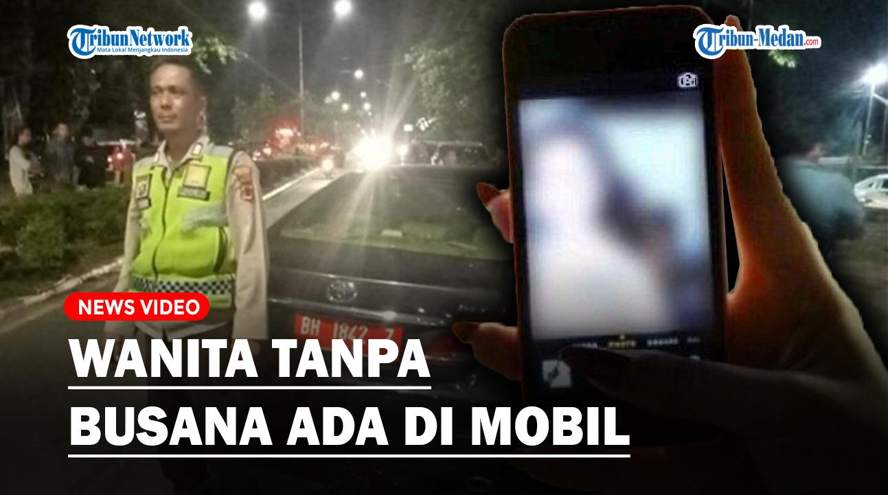 Mobil-dinas-Toyota-Camry-menabrak-tiang-reklame-di-depan-RS-Siloam-Jambi.jpg