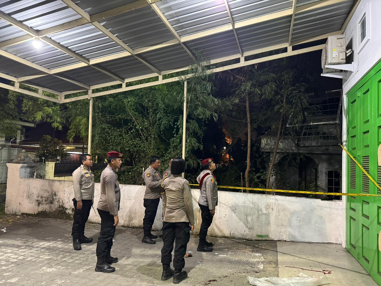 Momen-personel-Polisi-mengecek-lokasi.jpg