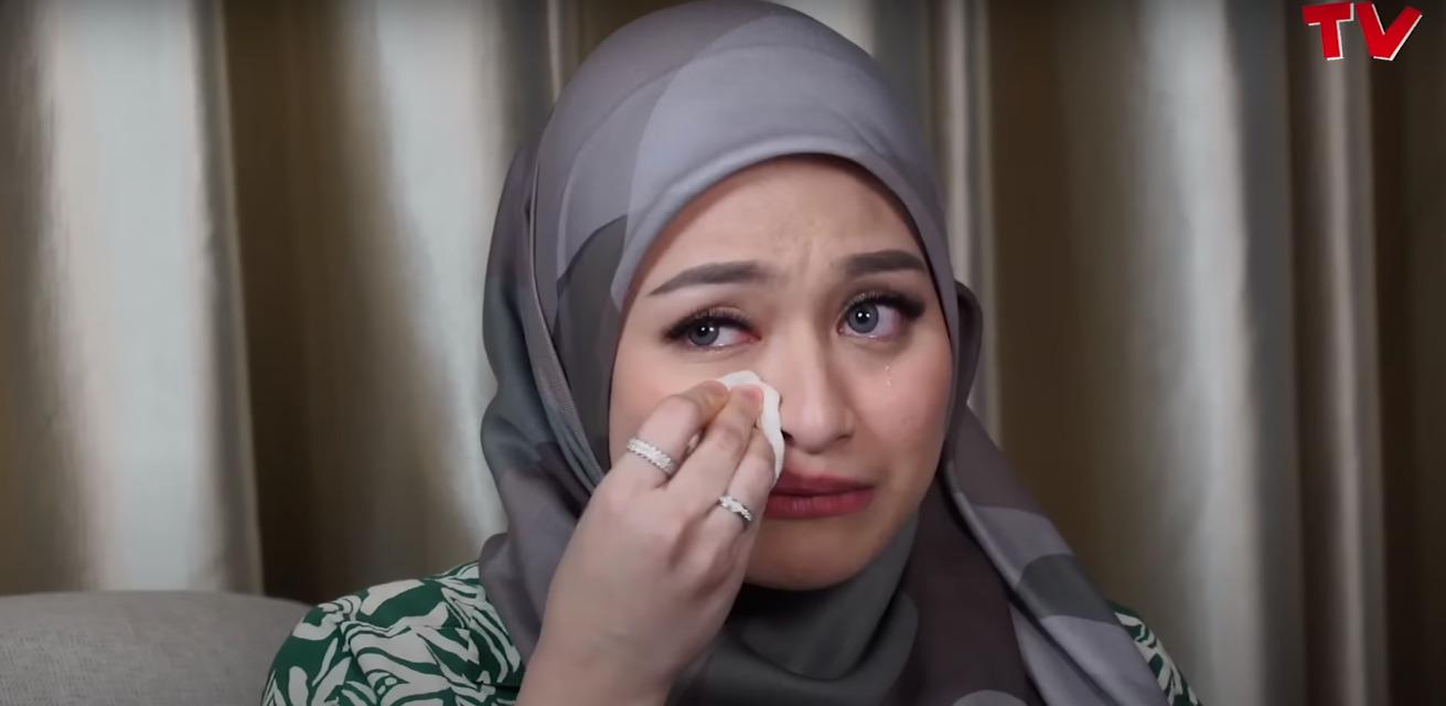 Nathalie-Holscer-menangis-jelaskan-masalah-dengan-Putri-Delina.jpg