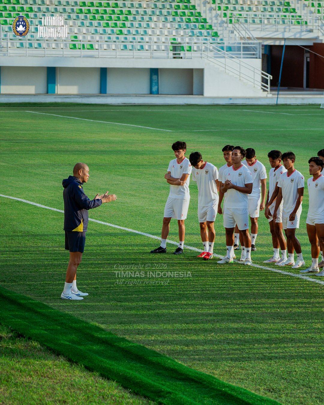Nova-Arianto-dan-timnas-u-19.jpg