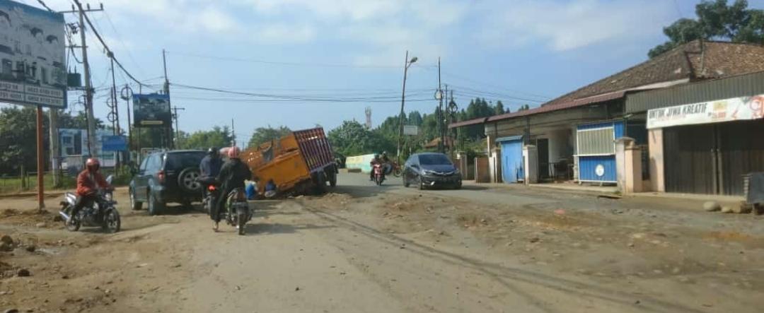 PEngaspalan-Jalan-STM-Ujung.jpg
