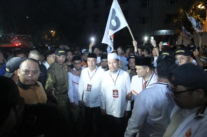 PKS-mendaftar-Hidayatullah-dan-Ridho-pada-hari-terakhir-pendaftaran-calon-walikota_1.jpg