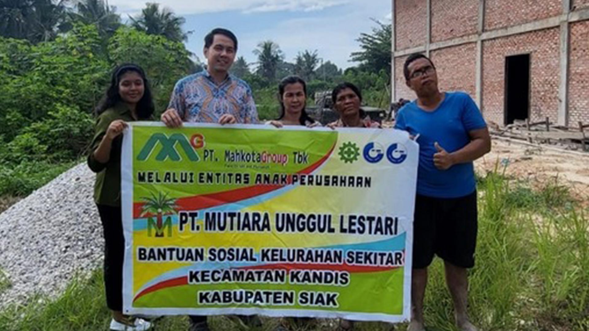 PT Mahkota Group Melalui Entitas Perusahaan PT Mutiara Unggul Lestari Kembali Gelar CSR 2023