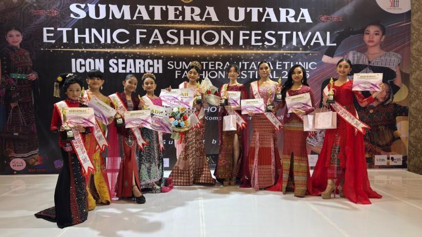 Para-pemenang-dalam-ajang-Sumatera-Utara-Ethnic-Fashion-Festival.jpg