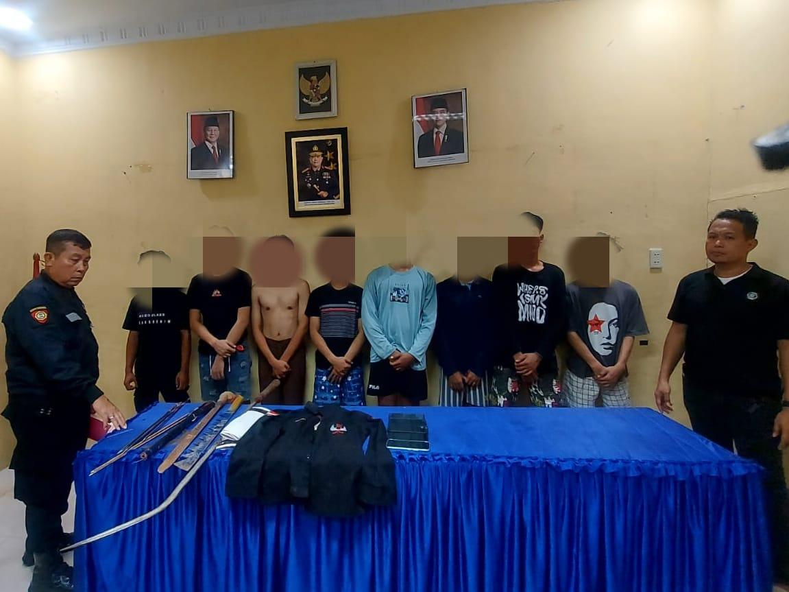 Para-tersangka-terlibat-tawuran-berdarah-di-Desa-Manunggal.jpg