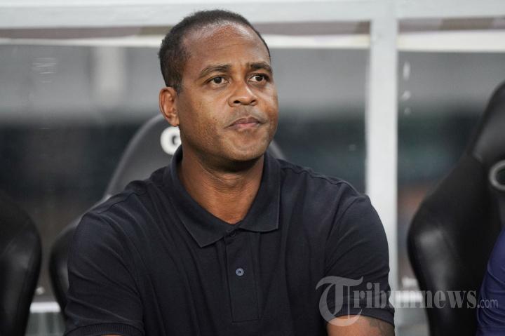 Patrick-kluivert-di-surabaya.jpg