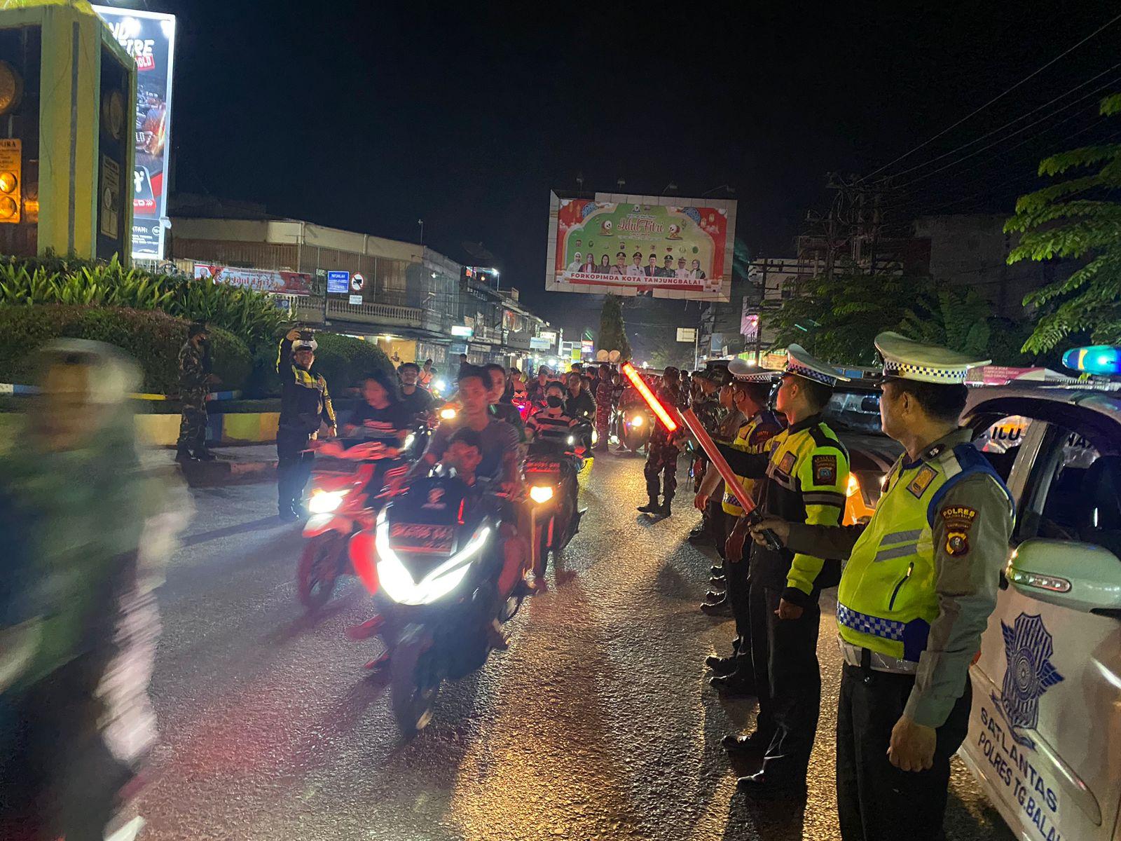 Patroli-gabungan-polres-Tanjungbalai-Fk.jpg